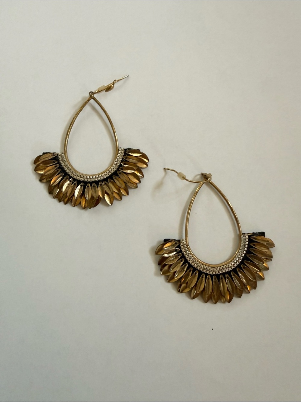 Stella & Dot Gold Teardrop Feather Fringe Hoop Earrings